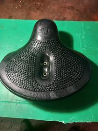 Sella Aquila come nuova ciclomotori e moto.