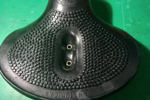 Sella Aquila come nuova ciclomotori e moto.