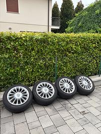 4 Pneumatici e cerchi originali Alfa Romeo