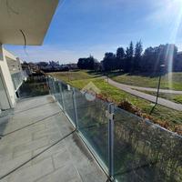 VILLA A SCHIERA A TREVIOLO