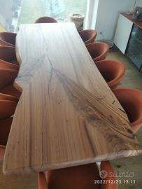 tavolo in olmo pezzo unico con gamba stessa pianta