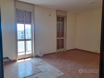 4 vani da ristrutturare - zona massina marine