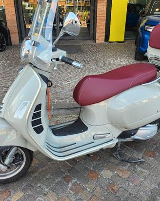vespa 300 gt