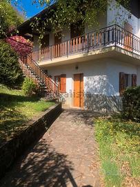Villa con 2 appartamenti in Val Brembilla (BG)