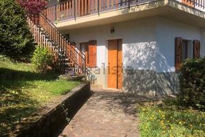 Villa con 2 appartamenti in Val Brembilla (BG)
