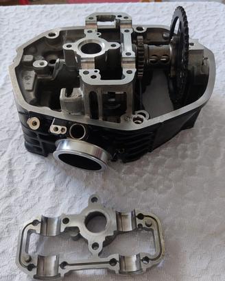 TESTATA  DX  BMW R 1200GS  NERA  COD. 8530416 02