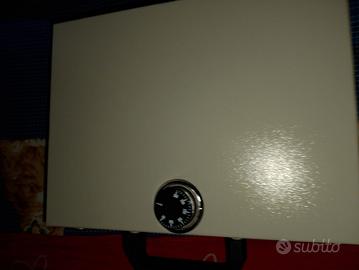 tigelliera fatta a mano .