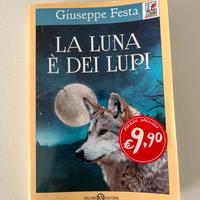 LA LUNA È DEI LUPI (LIBRO)