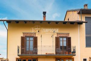 CASA SEMI INDIPENDENTE CON TERRENO!!