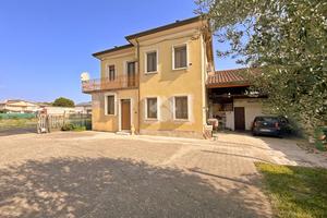 CASA SEMINDIPENDENTE A ALBAREDO D'ADIGE