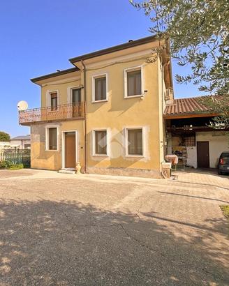 CASA SEMINDIPENDENTE A ALBAREDO D'ADIGE