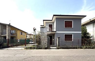 VILLA SINGOLA A PALAZZOLO SULL'OGLIO