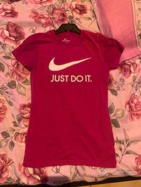 T-shirt Nike