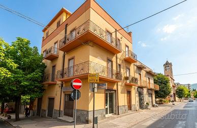 3 LOCALI A CASTROVILLARI