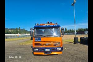 Carro attrezzi Volvo FL6