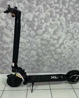 Monopattino Elettrico Spillo XL Pro + Casco Icone