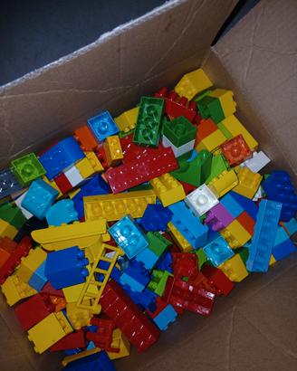 lego duplo originali  circa 8 kg..