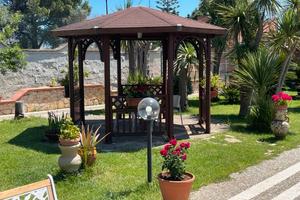 Villa indipendente con giardino
