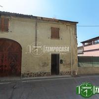 TERRATETTO INDIPENDENTE DA RISTRUTTURARE