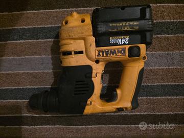 Tassellatore a batteria  dewalt dc 222