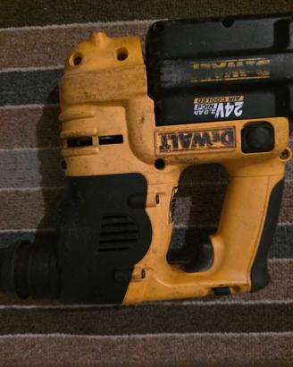 Tassellatore a batteria  dewalt dc 222