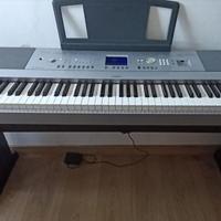 Pianoforte Digitale Yamaha Portable Grand DGX-640