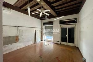 Locale Commerciale in Zona di Forte Passaggio