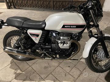 Moto Guzzi V7 - 2008