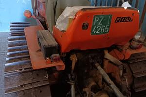 Mezzo agricolo fiat 605 montagna cingolato