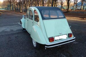 Citroën 2CV – restaurata, sempre in garage