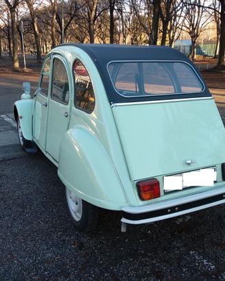 Citroën 2CV – restaurata, sempre in garage