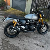 Triumph Thrustone 1200 R