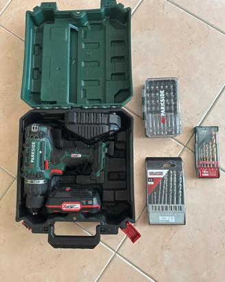 Avvitatore Parkside con batteria e punte
