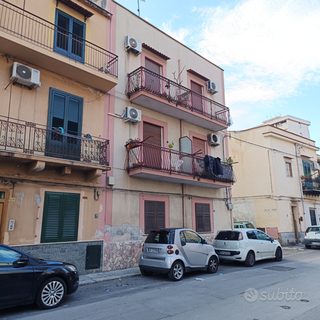 Cortile Primo Parisi Uditore pressi Piazza 2 vani