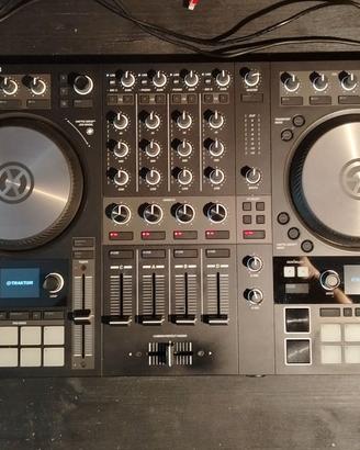 Traktor D2 e Traktor S4 mk3