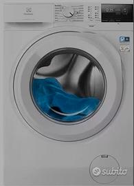 Lavatrice Electrolux 600 SensiCare 8kg imballata