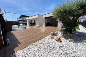 VILLA SINGOLA A PORTO MANTOVANO