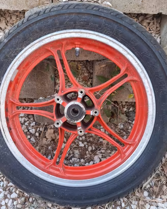 cerchi e gomme moto guzzi v65 Lario