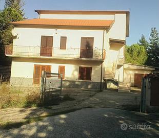 Villa indipendente plurifamiliare Via Appia BN