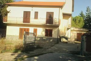 Villa indipendente plurifamiliare Via Appia BN