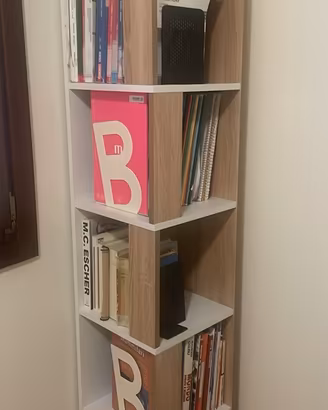 Libreria angolare in legno