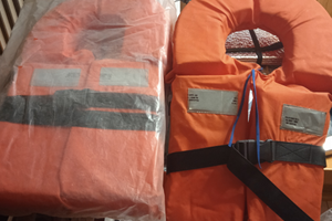 Due Giubbini salvagente