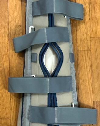 Tutore per immobilizzare ginocchio