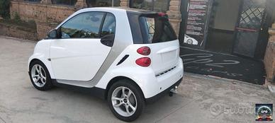 SMART - Fortwo - 1000 45 kW MHD coupé pure