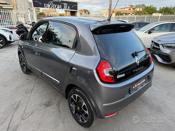 TWINGO