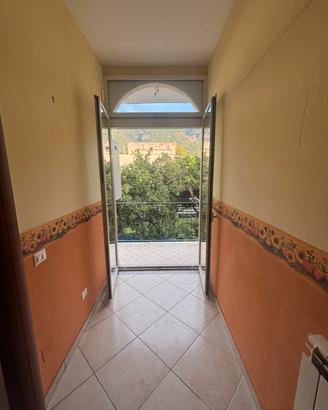 3 stanze piu servizi per uso studio