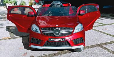 auto elettrica Mercedes A45 rosso metallizzato 
