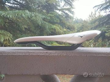 Sella Fizik Antares 00 Carbon Braided