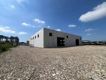 Immobile di 1380 m² con 5 locali a Giugliano in Ca