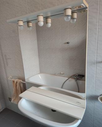 Specchio per bagno con faretti
